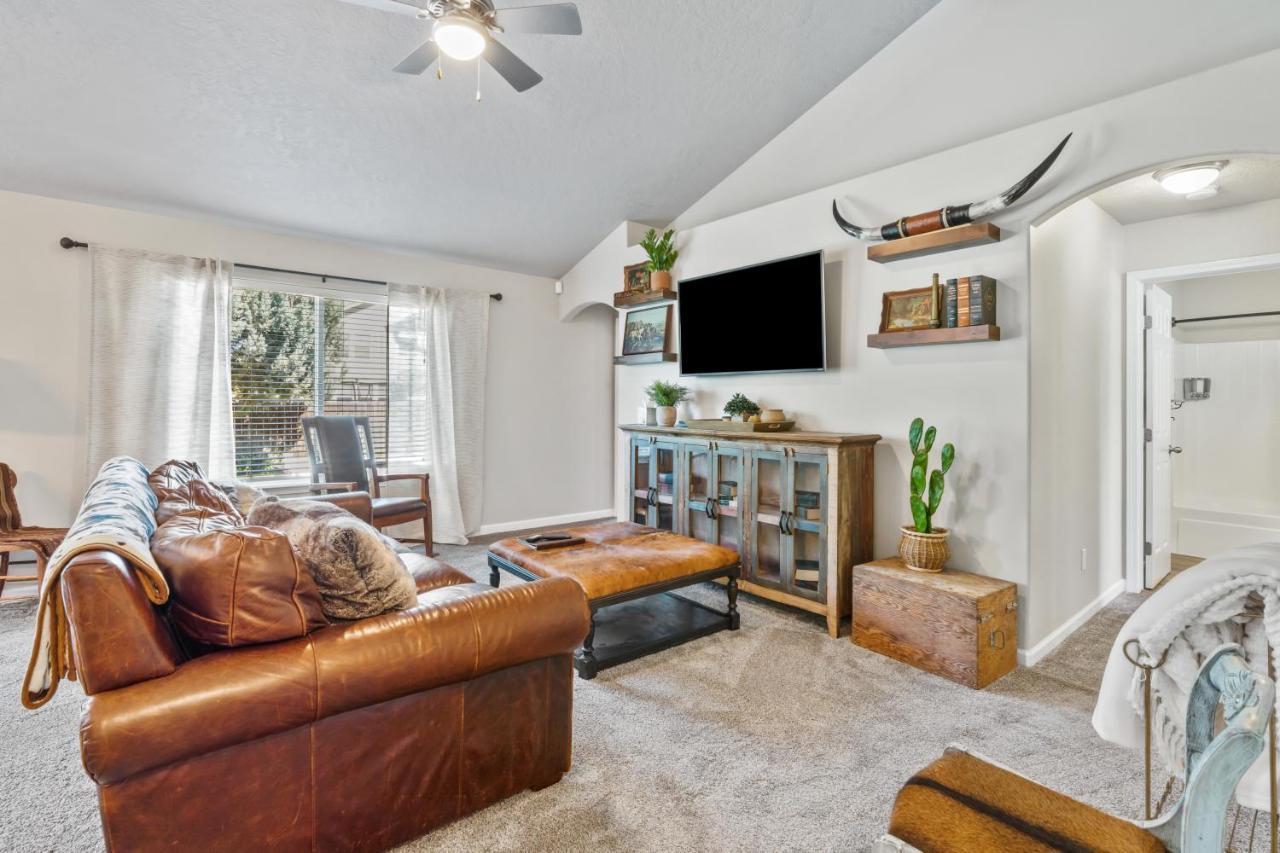 Southwestern Style 4 Bedroom Nampa Home Sleeps 16! Exterior photo